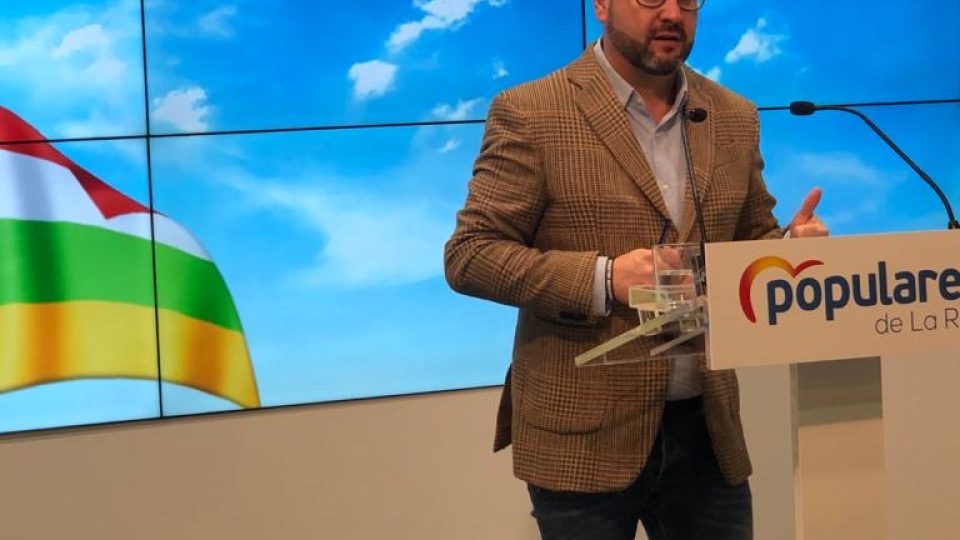 1ac5ed0d-bf0b-43f4-88fd-6e2b18f0e17a