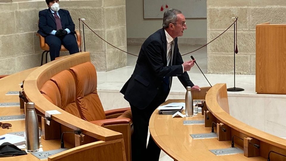 4db091c6-3ecb-4424-8e15-0c142136d6d1