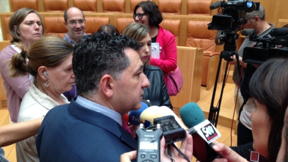 5f616aa8668540b7351b202a2e5c2dad_m