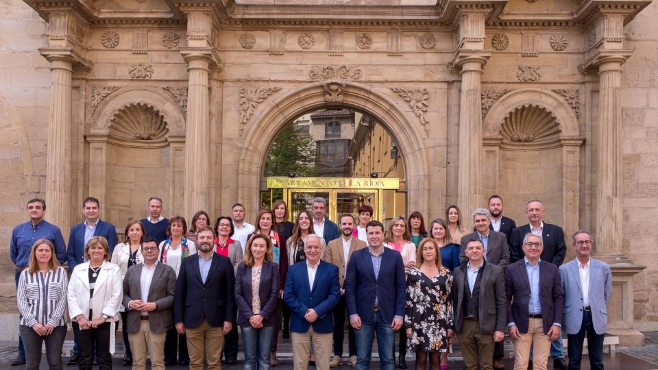 7f6e061f-9c8b-4072-84e1-1533aa867889