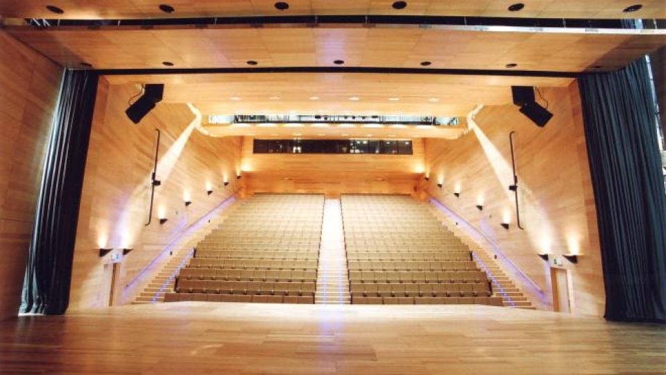 a4674c15-37fb-3ae2-0d36-0921cb42aa26_660