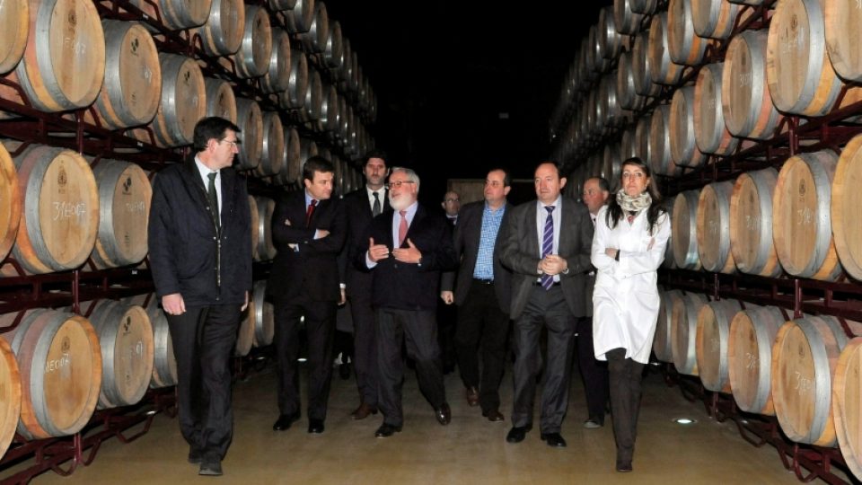 adf26e97ca1baa82aaadc343457383b3_xl