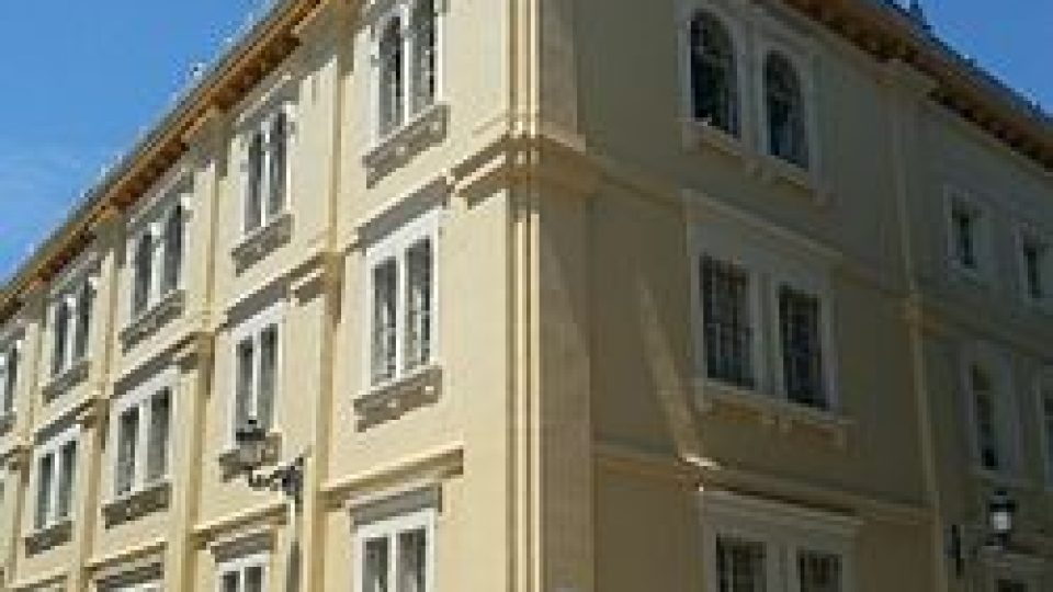 biblioteca_de_la_rioja_fachada