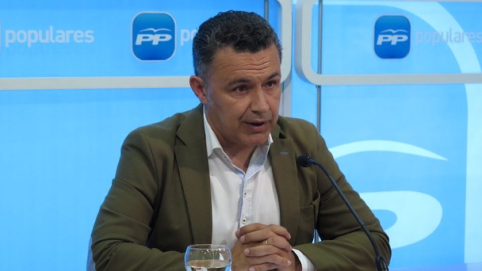 c.-escobar-04-06-15dslider