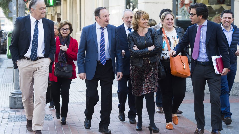 visita-delegacion-ppe-08-04-15